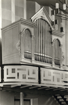 8529 Interieur van de N.H. Opstandingskerk aan de 1ste Brandenburgerweg te Bilthoven: het orgel.